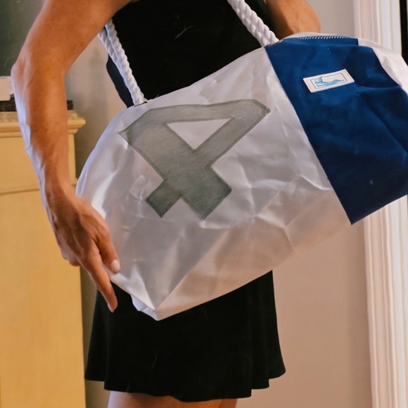 Nautical Blue and White Travel Bag - Picture 1 of 4
